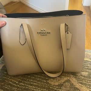 NWOT 3-compartment grey Coach tote